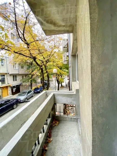 Spacious Furnished Apartment Near Varna Cathedral – Prime Location - Image 2