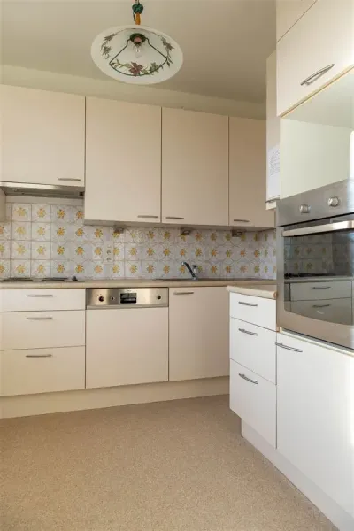 Exceptional City View Penthouse with Terrace in Sint-Jans-Molenbeek - Image 3