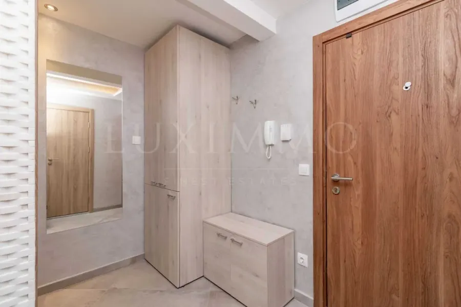 Stylish Fully Furnished 1-Bedroom Apartment with Parking in Varna Center - Image 5