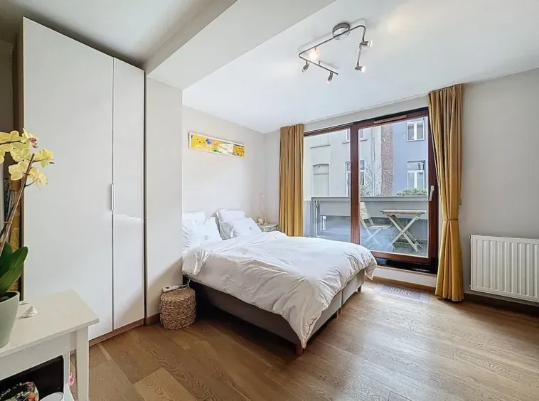 Bright 2-Bedroom Apartment with Terrace in Ixelles, Brussels - Image 1