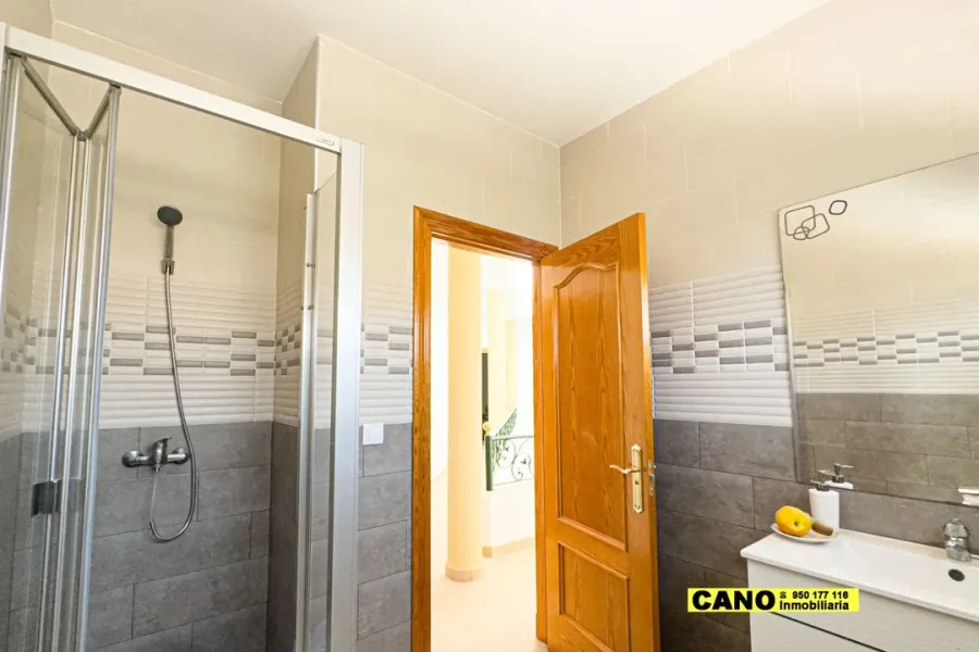 Spacious 5-Bedroom Chalet with Pool & BBQ in Huércal de Almería - Image 2