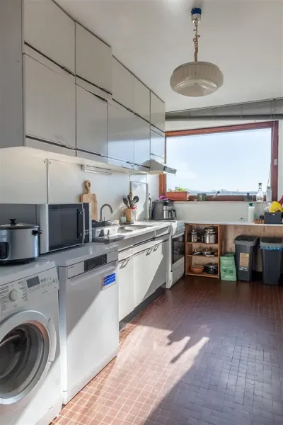 Spacious Corner Apartment with Terraces and Garage Near Calvoet Station - Image 3