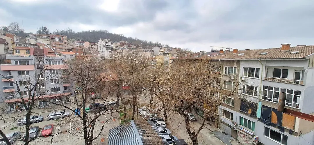 Spacious 2-Bedroom Apartment in Plovdiv Center - Bright & Renovated - Image 3