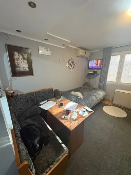 Spacious 2-Bedroom House in Palilula – Belgrade, Serbia for Sale - Image 3