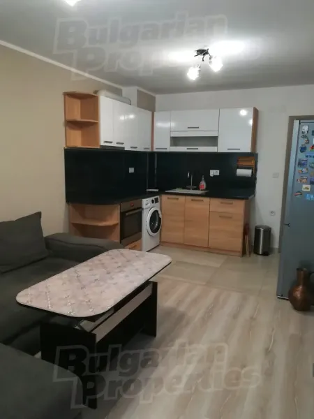 Fully Furnished One-Bedroom Apartment in Kyuchuk Parizh, Plovdiv - Image 3