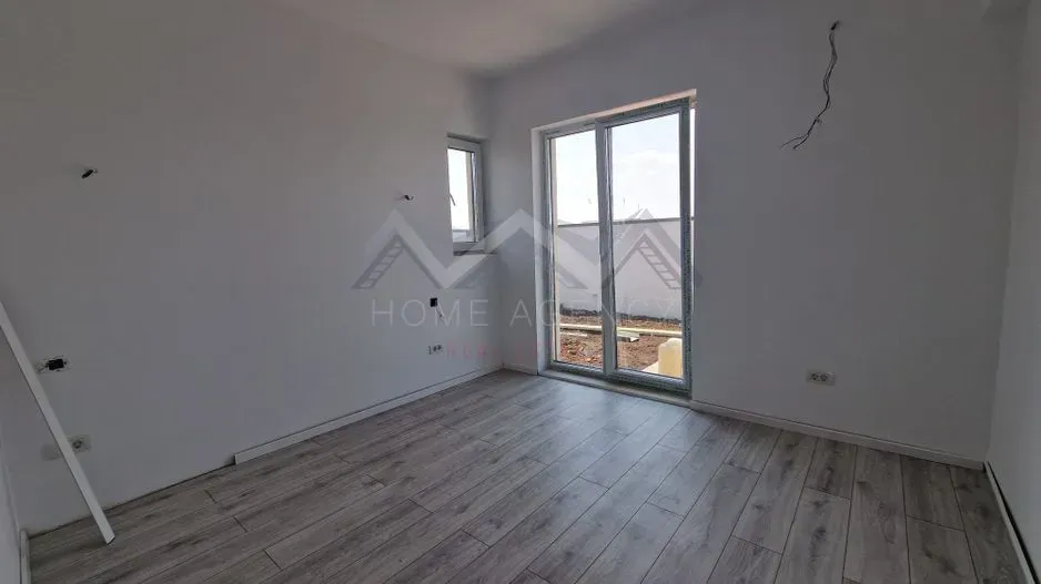 Spacious 3-Bedroom House in Otopeni, Modern Design, 90m2 - Image 3