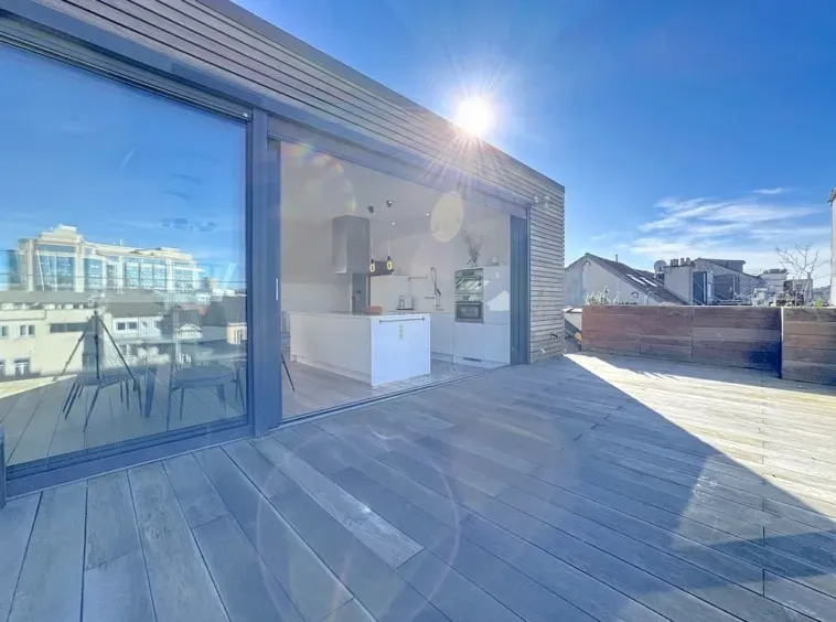 Spacious Duplex Penthouse with Terrace in Brussels Stéphanie - Image 4