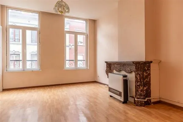 Spacious 70m2 Apartment in Schaarbeek – Botanique/Sainte-Marie District - Image 2