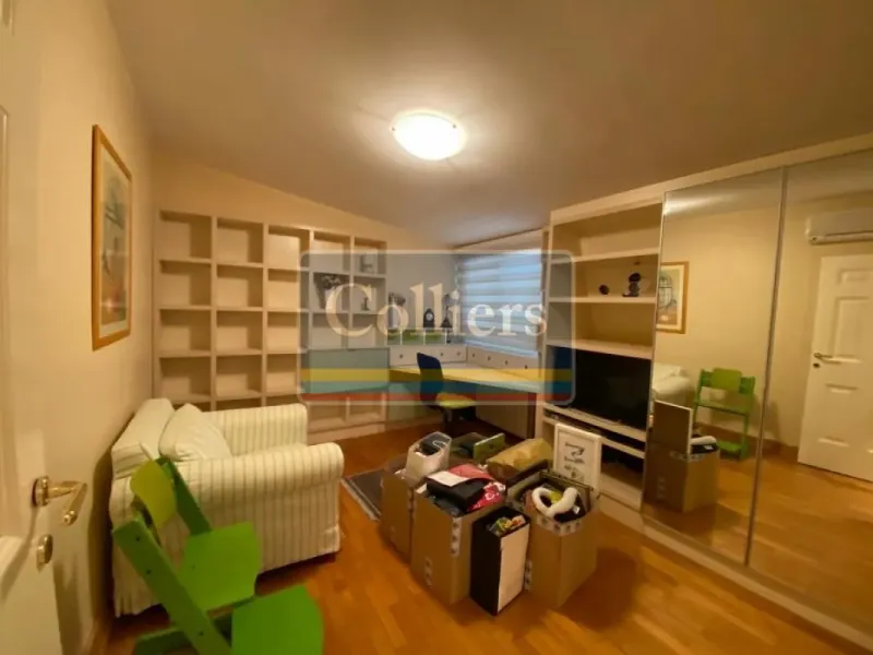 Luxury Two-Level Penthouse Apartment in Belgrade's Dorćol District - Image 3