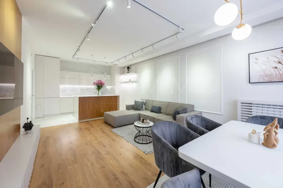 Spacious Designer Apartment with Mountain View & Parking in Sofia - Image 5