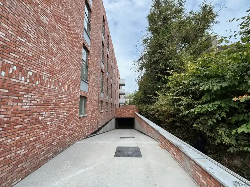 Spacious 3-Bedroom Apartment with Terrace in Mons – 7000 - Image 4