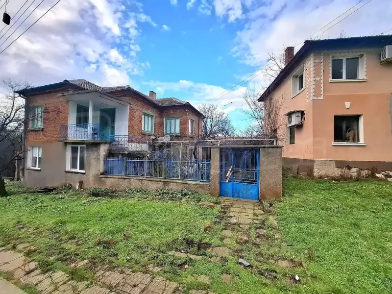 Spacious Two-Story House with Garden in Peaceful Melnitsa Village - Image 4