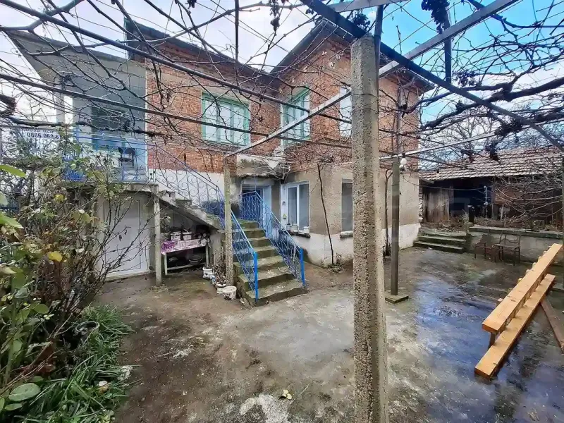 Spacious Two-Story House with Garden in Peaceful Melnitsa Village - Image 3