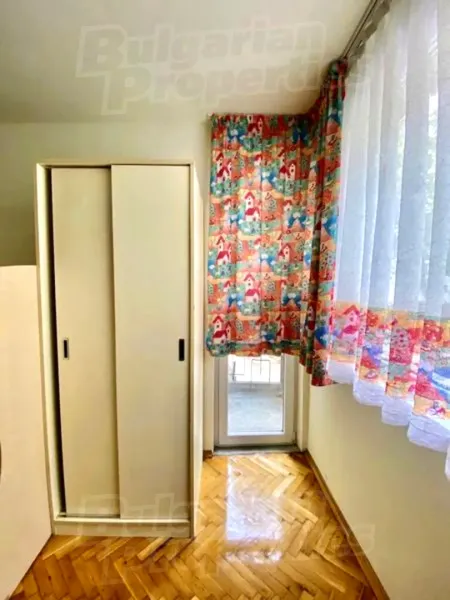 Spacious Furnished Apartment Near Varna Cathedral – Prime Location - Image 3