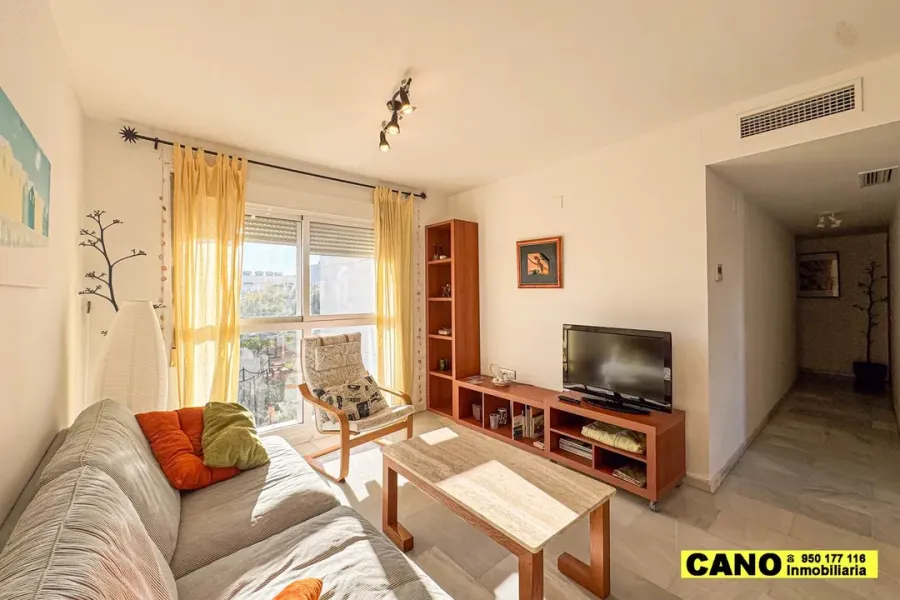 Spacious 3-Bedroom Apartment with Terrace in Almería's El Toyo - Image 4