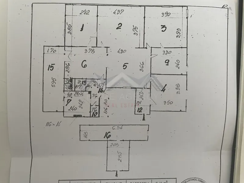 Spacious 3-Bedroom Apartment in Bucharest's Historic Evreiesc District - Image 4