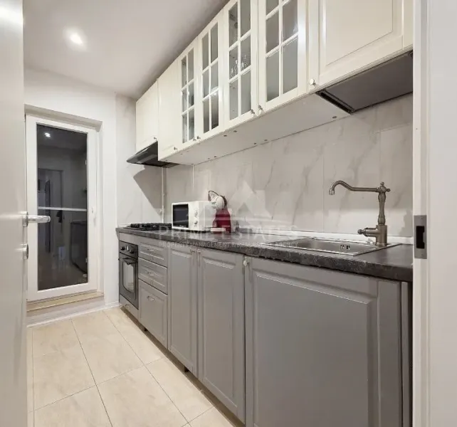 Stylish 2-Bedroom Apartment with Parking in Cosmopolis Residential Area - Image 5