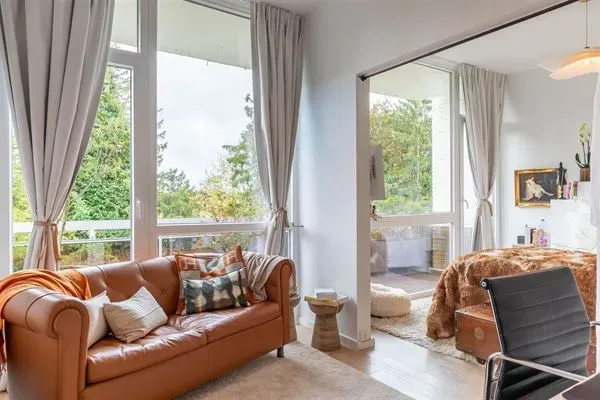 Spacious Duplex with Terraces, Fireplace & Prime Ukkel Location - Image 5