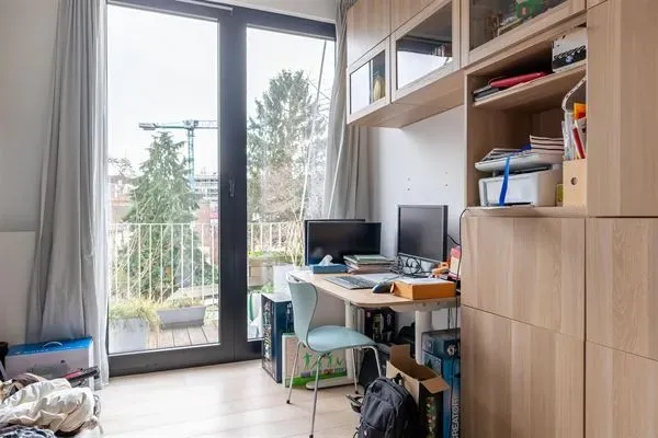 Spacious 3-Bedroom Apartment with Garage in Attractive Ukkel Location - Image 5