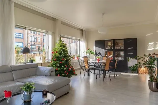 Spacious Ground Floor Apartment in Ukkel – Near Parc du Wolvendael - Image 1