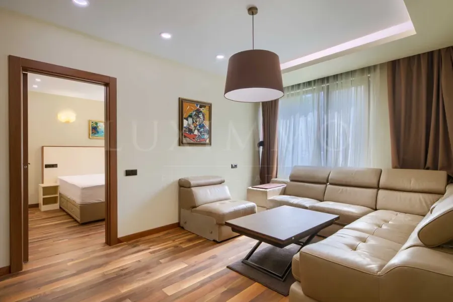 Spacious Two-Bedroom Apartment Near Borisova Garden - Image 3