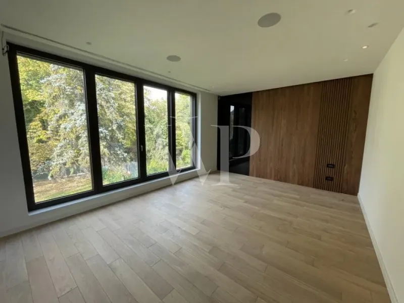 Spacious 5-Bedroom House with Amenities in Belgrade's Best Location - Image 3