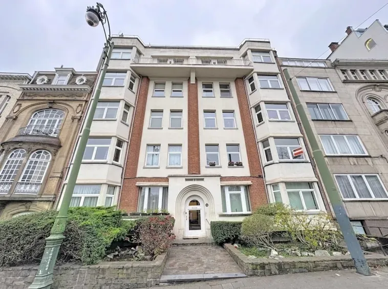 Spacious Brussels Apartment with Balcony – Ideal Location, 139m2 - Image 5