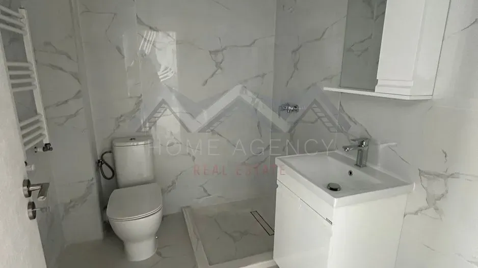Stylish 2-Bedroom Apartment in Central Otopeni - New Construction - Image 4