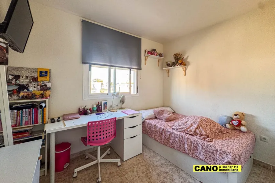 Spacious 3-Bedroom Apartment with Terrace in Central Aguadulce - Image 1