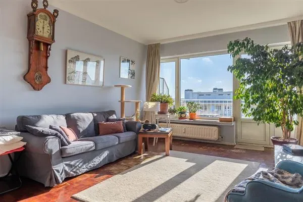 Uccle Center Apartment with Terraces & Breathtaking Brussels Views - Image 2