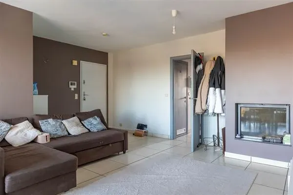 Charming Apartment with Double Terrace in Evere - Perfect for Living - Image 2