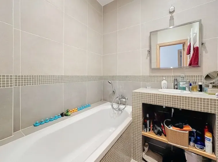 Spacious Brussels Apartment with Terrace – Place Stephanie - Image 4