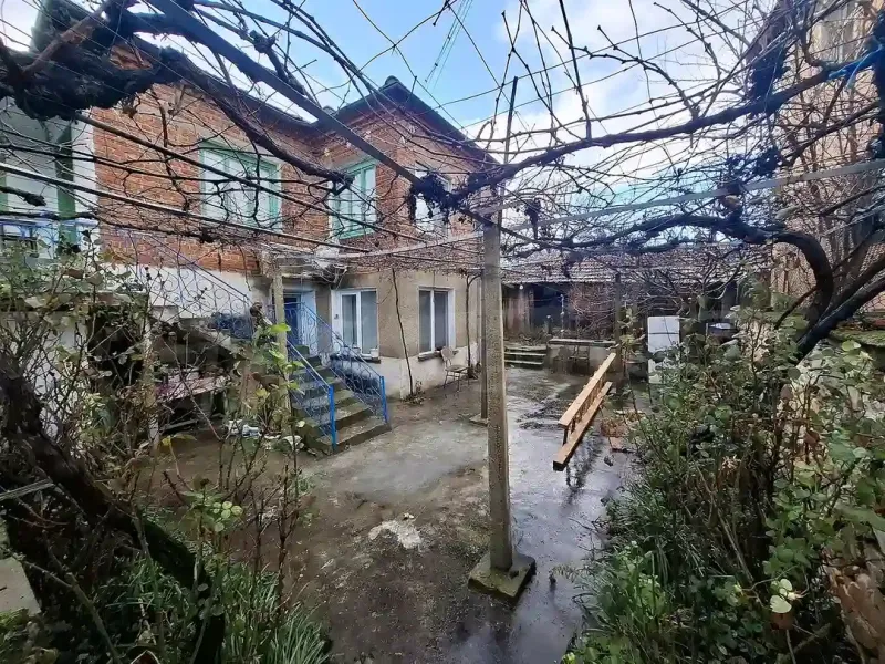 Spacious Two-Story House with Garden in Peaceful Melnitsa Village - Image 5