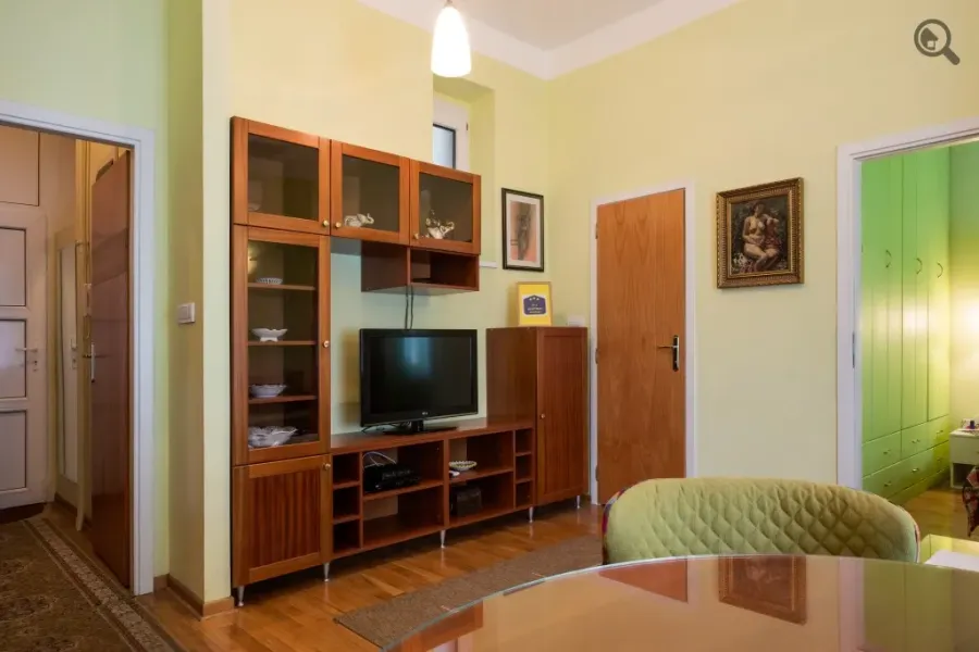 Charming 2-Bedroom Apartment in Belgrade's Obilic Promenade - Image 2