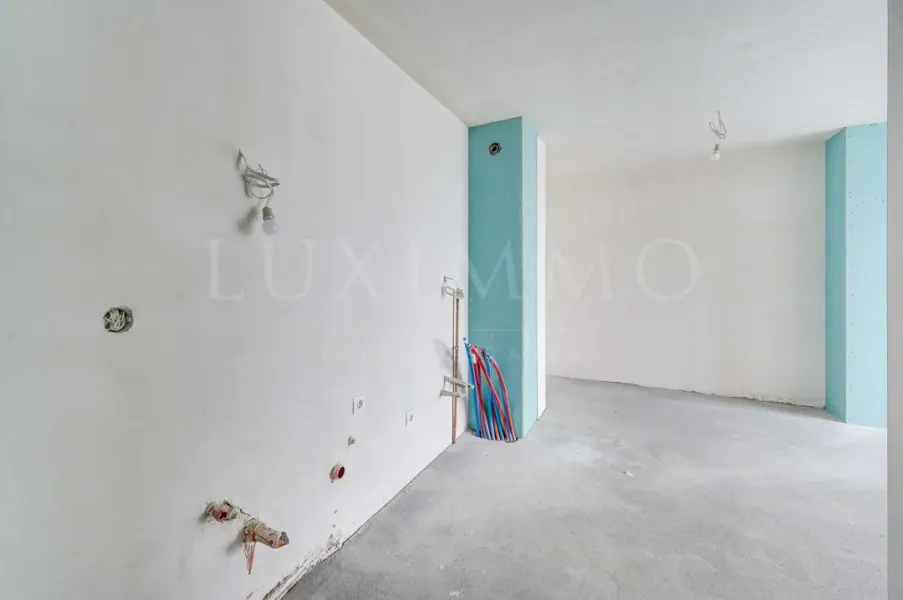 Panoramic Terrace Apartment with Mountain Views in Sofia - Image 4