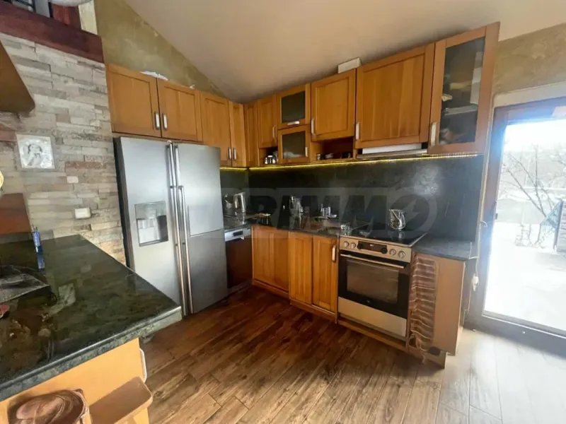 Spacious Two-Story House with Garden in Samokov - Image 4