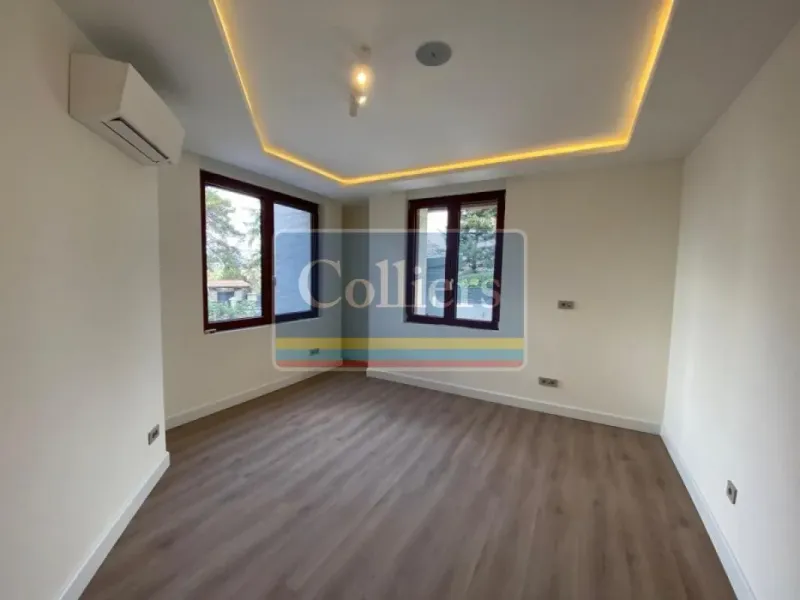 Spacious 4-Bedroom Apartment with Terrace in Belgrade, RS - Image 3
