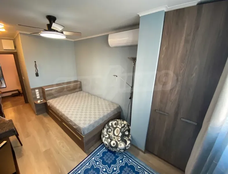 Spacious Sea View Apartment in Varna's "Chayka" District - Image 1