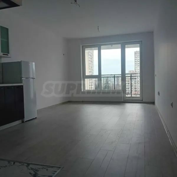 Spacious 2-Bedroom Apartment in Burgas, Bulgaria - Image 4