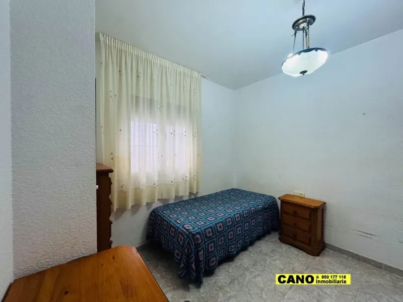 Spacious 3-Bedroom House with Elevator in Almería, Spain - Image 4