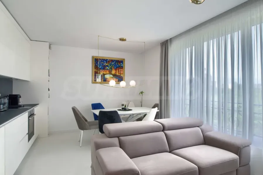 Stylish Two-Bedroom Apartment in Secure Complex, Plovdiv - Image 3