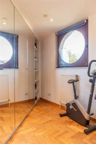 Spacious Villa with Unique Design in Sought-After Beersel Residential Area - Image 4