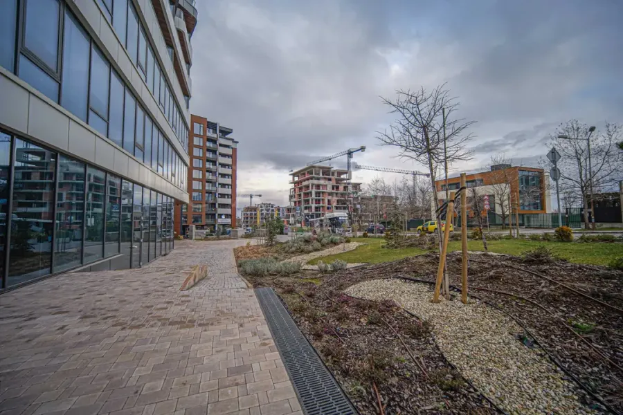 Spacious Two-Bedroom Apartment with Mountain Views in Sofia - Image 5