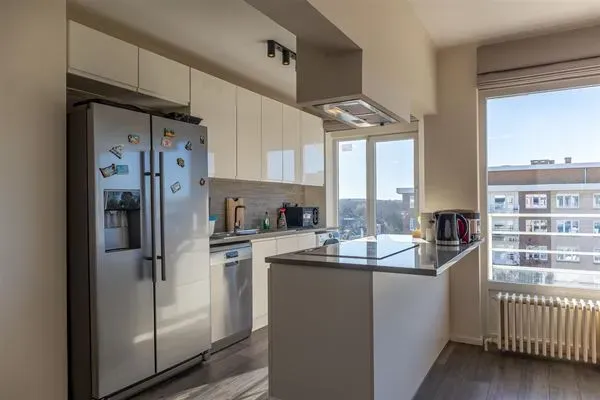 Bright 3-Bedroom Penthouse with Terraces & Parking in Ukkel - Image 3