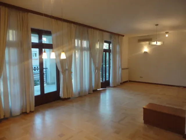 Spacious House with 5 Bedrooms Near Topčiderska Zvezda - Image 4