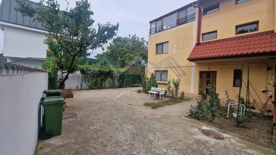 Spacious Family Home with Garage - Otopeni Central - Image 2