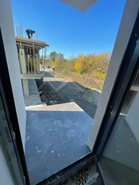 Stylish 2-Bedroom Apartment in Central Otopeni - New Construction - Image 2