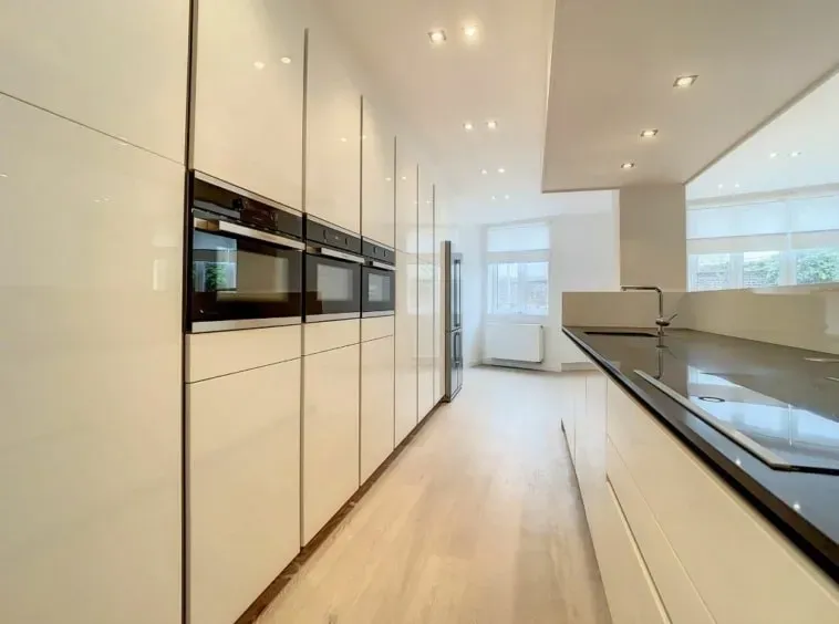 Spacious Apartment with Patio Near Abbaye de la Cambre - Image 5