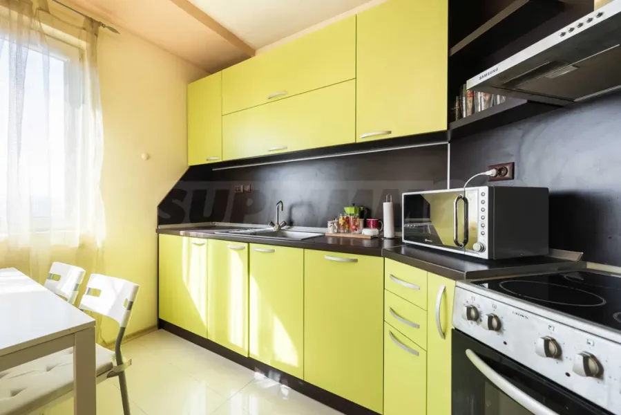 Spacious, Fully Furnished Apartment with Lake View in Varna - Image 3