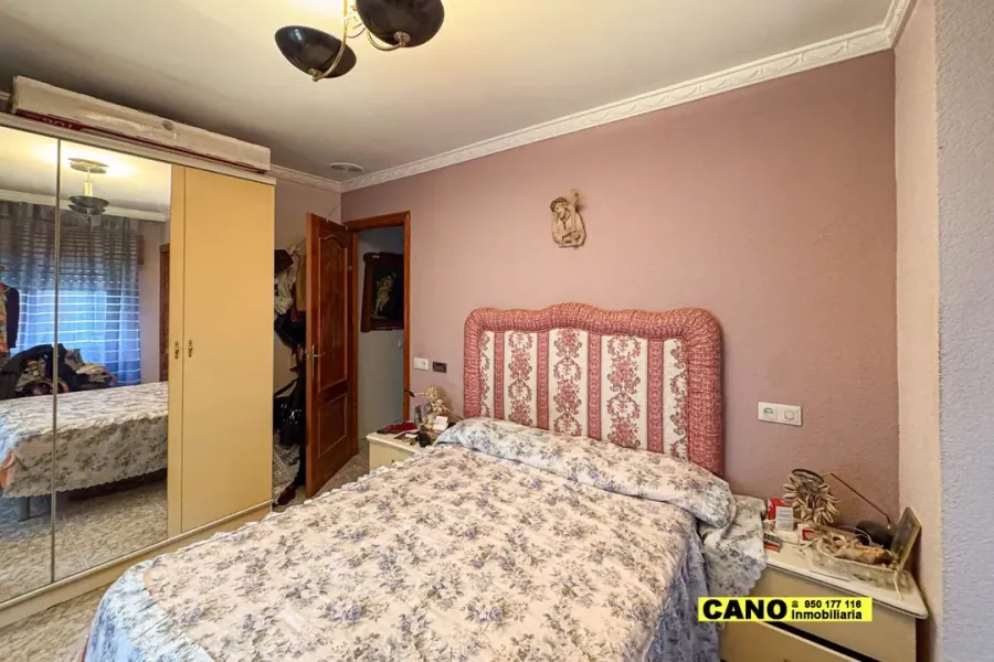 Spacious 4-Bedroom House in Almería City Center - €219,000 - Image 3